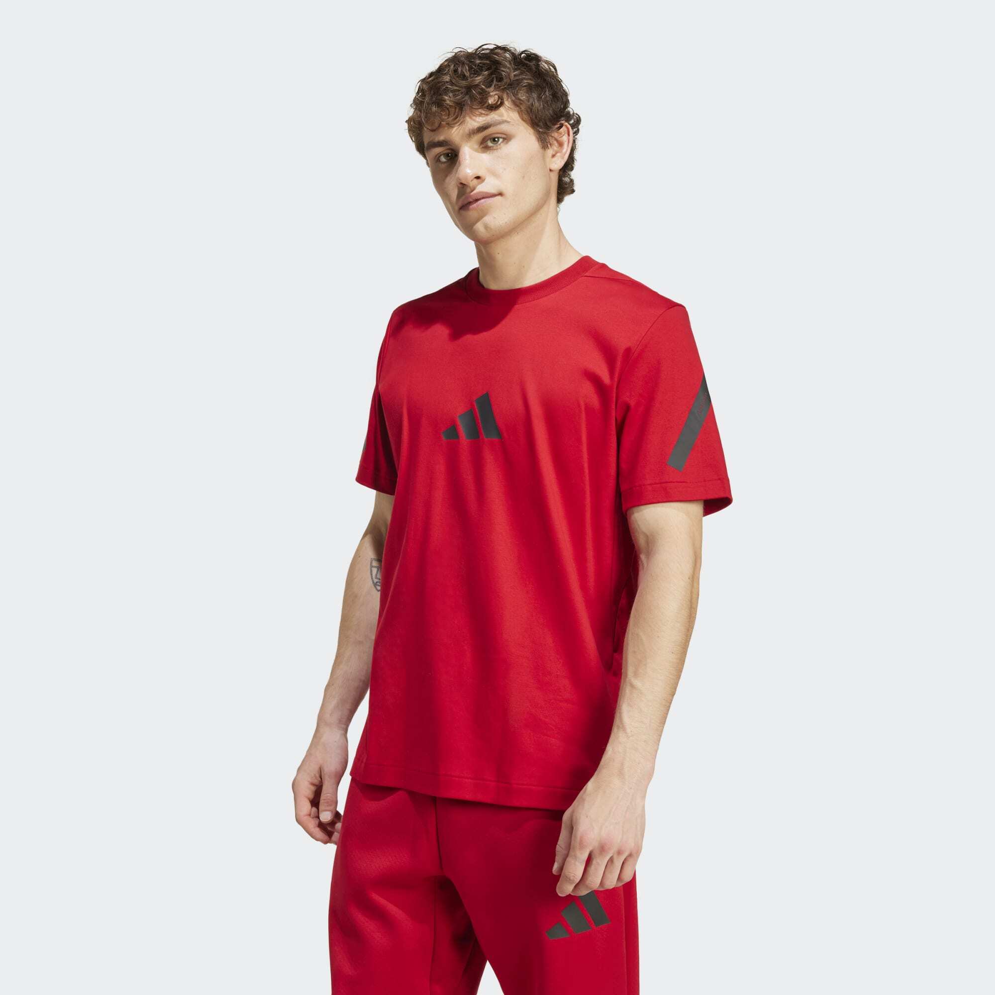 Tシャツ・カットソー ADIDAS Men T Shirts LJF0386 Red adidas Originals Trefoil Tongue Label Graphic T-Shirt